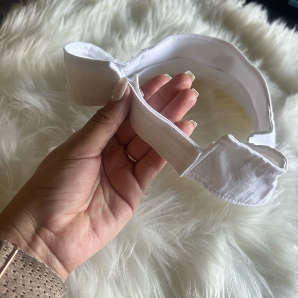 White visor - Picture 3 of 3